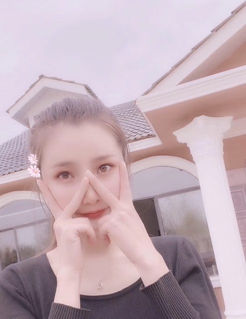 小媛的第一张照片--台南闪婚服务中心